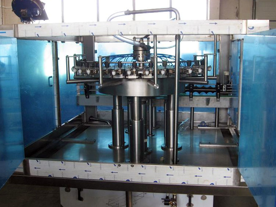 produzione, riparazione, assistenza di macchine e attrezzature per l'imbottigliamento di bevande e liquidi Polonia