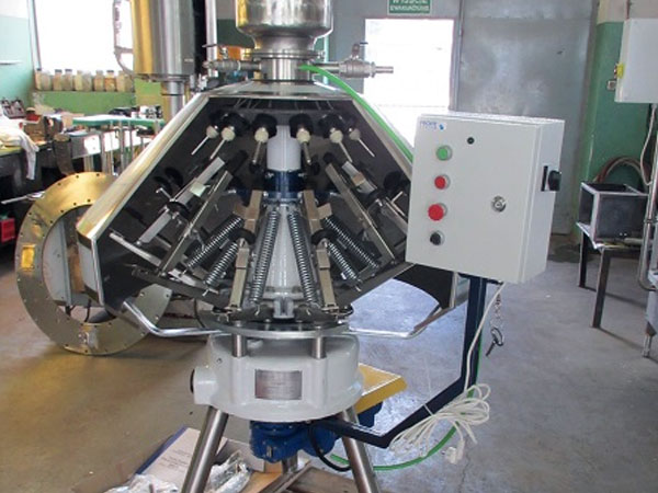 produzione, riparazione, assistenza di macchine e attrezzature per l'imbottigliamento di bevande e liquidi Polonia