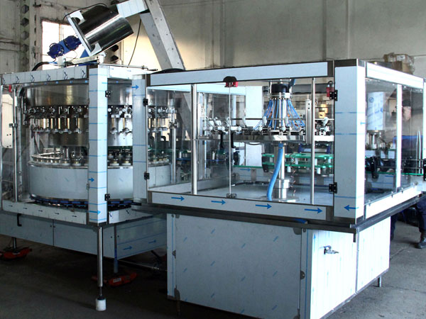 produzione, riparazione, assistenza di macchine e attrezzature per l'imbottigliamento di bevande e liquidi Polonia