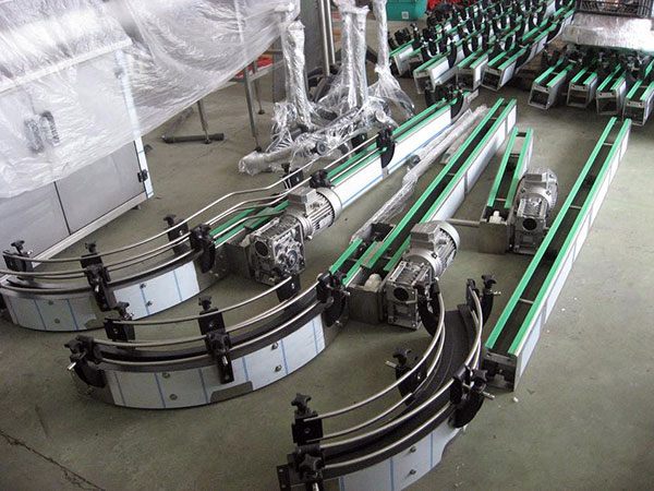 produzione, riparazione, assistenza di macchine e attrezzature per l'imbottigliamento di bevande e liquidi Polonia